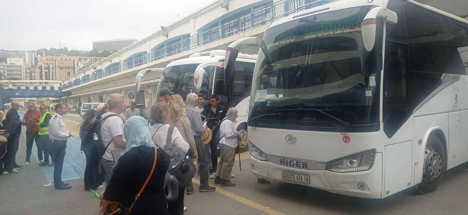 Arrivée du navire PONANT Le Mont d'Urville au port d'Alger