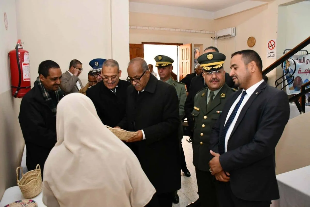 مشاركة الديوان في اليوم الدراسي حول السياحة الصحراوية بالمنيعة