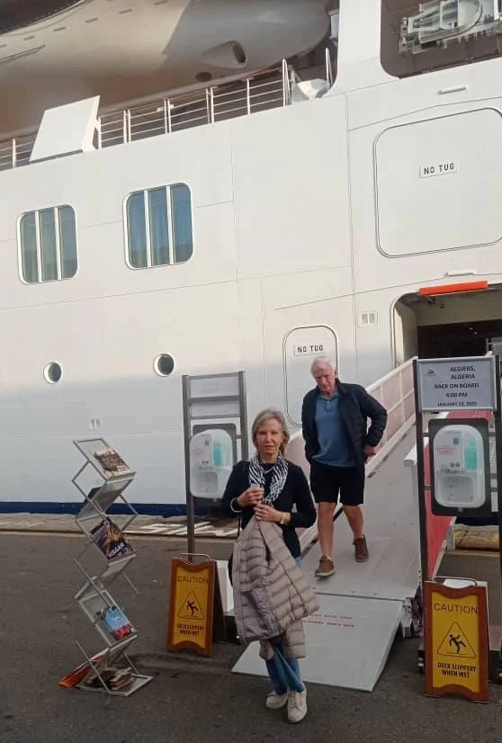Arrivée du vaisseau touristique Viking Saturn