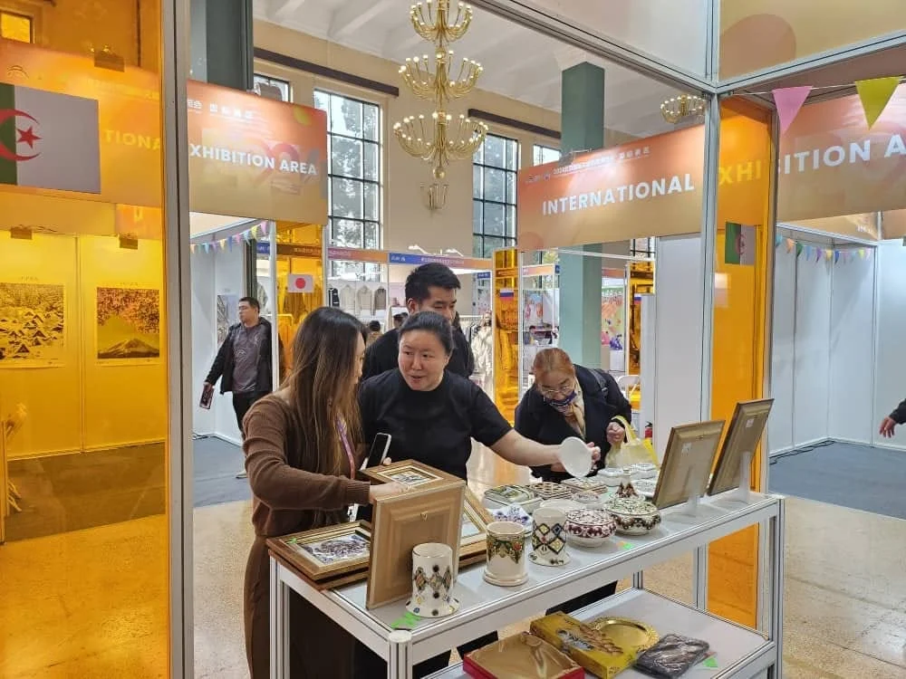 Segundo día de la participación de Argelia en el Museo de Consumo Cultural y Turístico en China