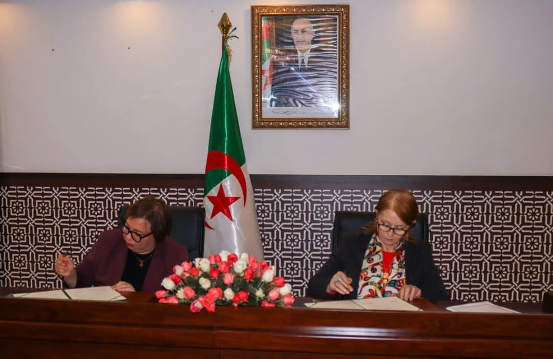 Firma de un protocolo de cooperación para la formación de guías turísticos no certificados entre el Ministerio de Turismo y la Industria Tradicional y el Ministerio de Formación y Educación Profesional
