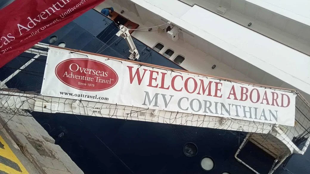 Arrivée d'un bateau touristique au port d'Alger