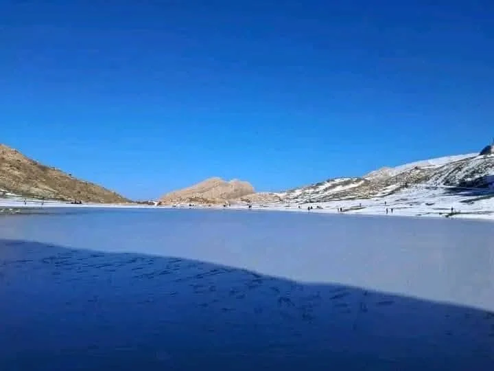 Cumbres de Gherer entre Tizi Ouzou y Bouira bajo la nieve