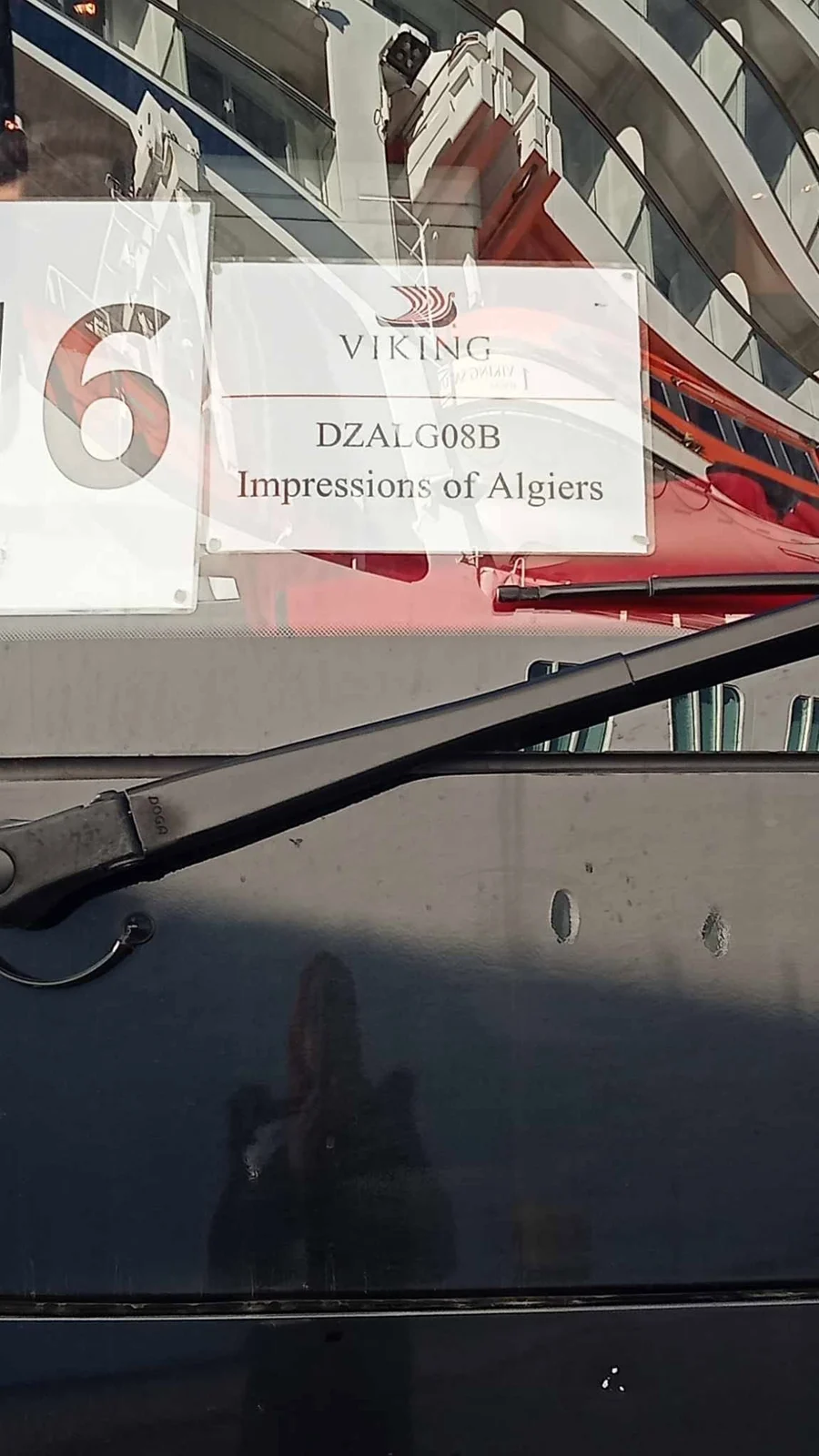 Llegada del barco de pasajeros Viking Saturn Bergen al puerto de Álxira
