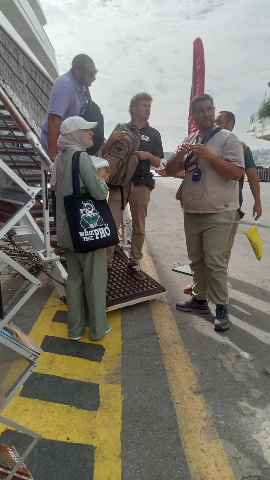 Arrivée d'un bateau touristique au port d'Alger