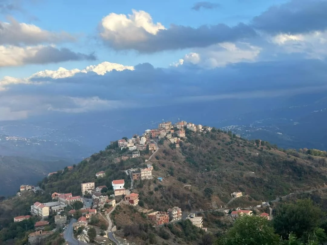 Voyage des journalistes à Ath Yenni et au village d’Ath Lahcen à Tizi Ouzou