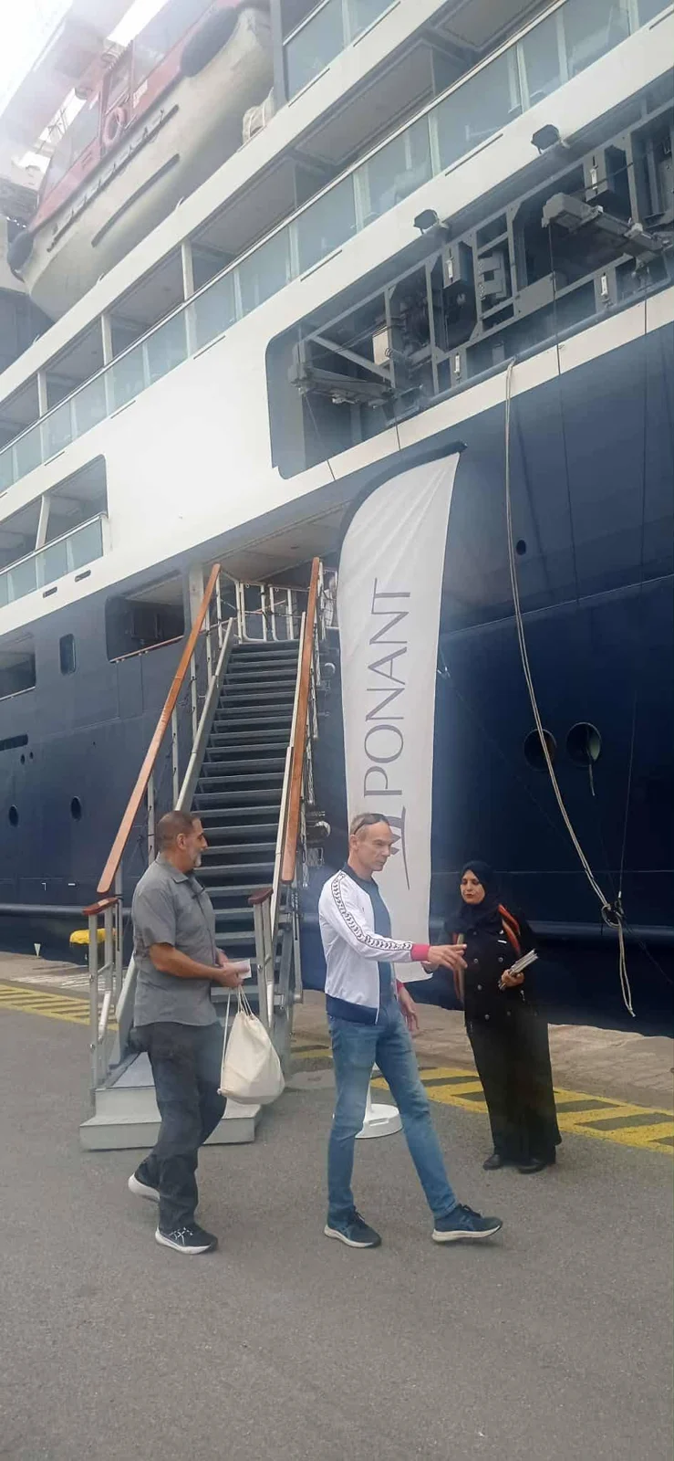 Arrivée du navire PONANT Le Mont d'Urville au port d'Alger