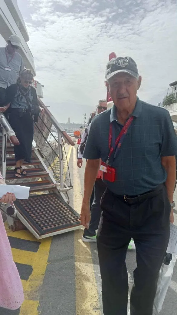 Arrivée d'un bateau touristique au port d'Alger