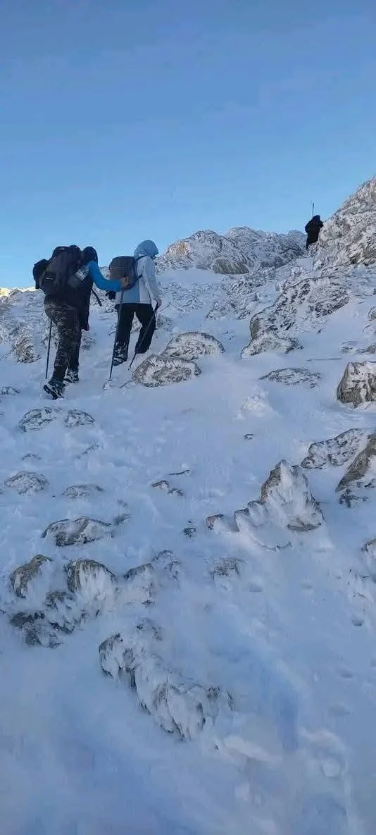 Cumbres de Gherer entre Tizi Ouzou y Bouira bajo la nieve