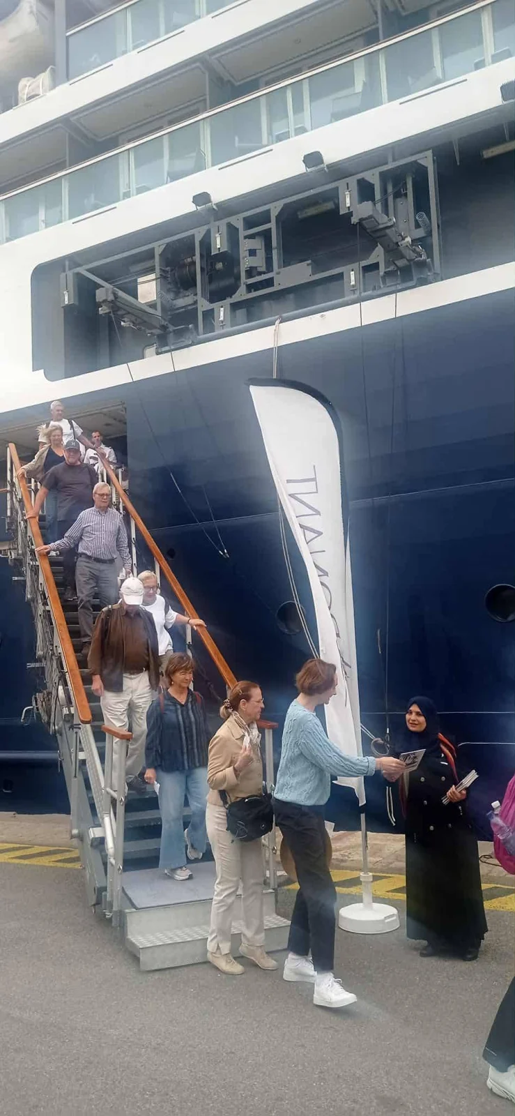 Arrivée du navire PONANT Le Mont d'Urville au port d'Alger