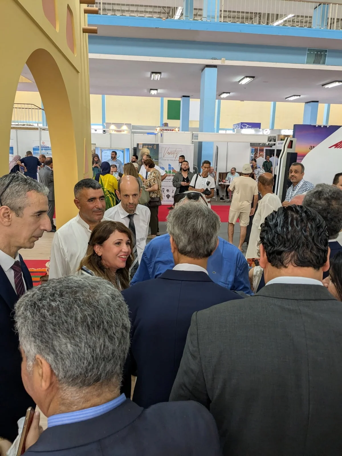 Llegada de los operadores turísticos al salón del Consejo en SITEV 2025