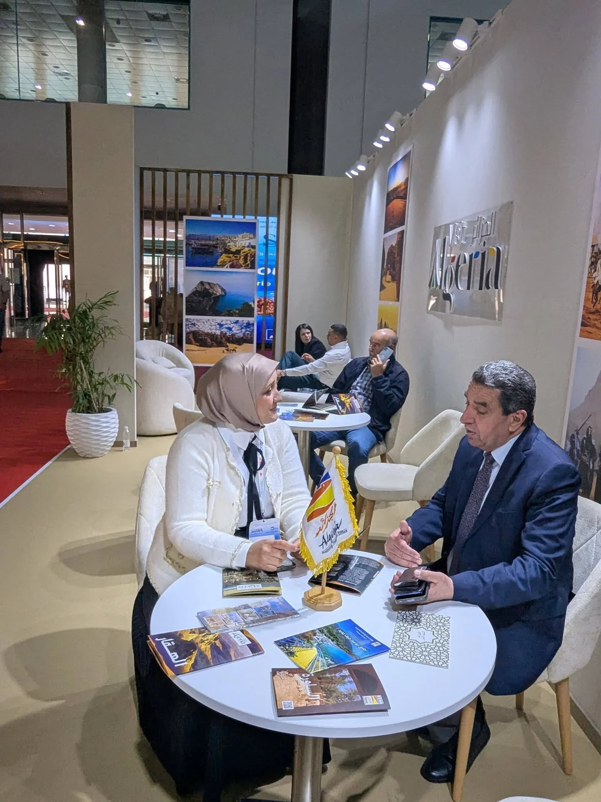 اليوم الثاني من مشاركة الديوان في صالون السياحة بوهران