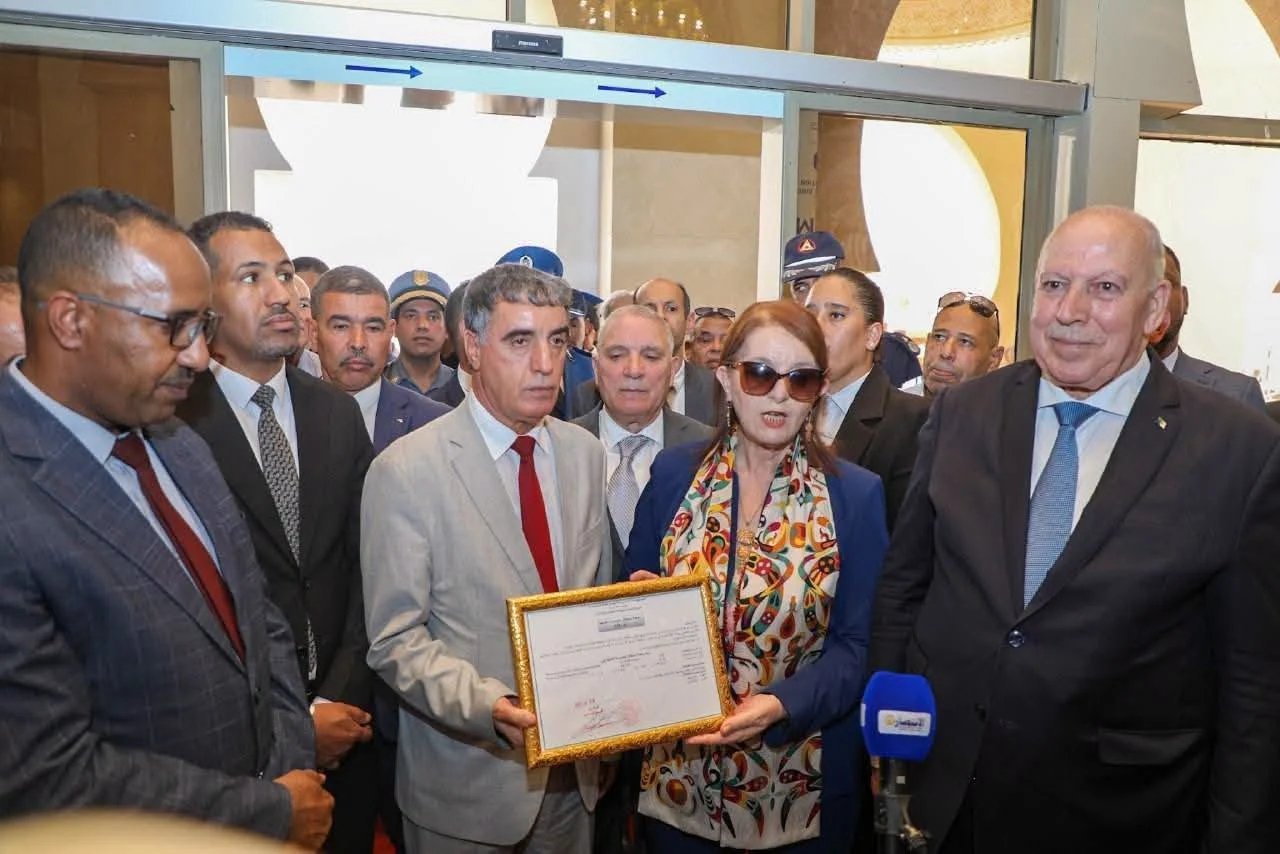 Puesta en marcha del complejo turístico de los pueblos de Adrar