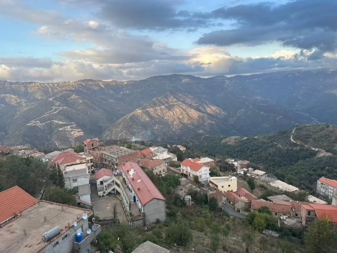 Voyage des journalistes à Ath Yenni et au village d’Ath Lahcen à Tizi Ouzou