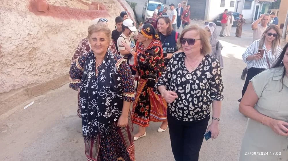 The journalists' trip to the historical village of Igil Emola