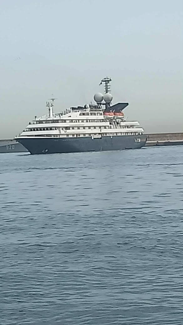 Arrivée d'un bateau touristique au port d'Alger