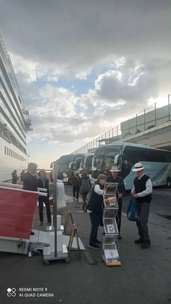 Arrivée du vaisseau touristique Viking Saturn