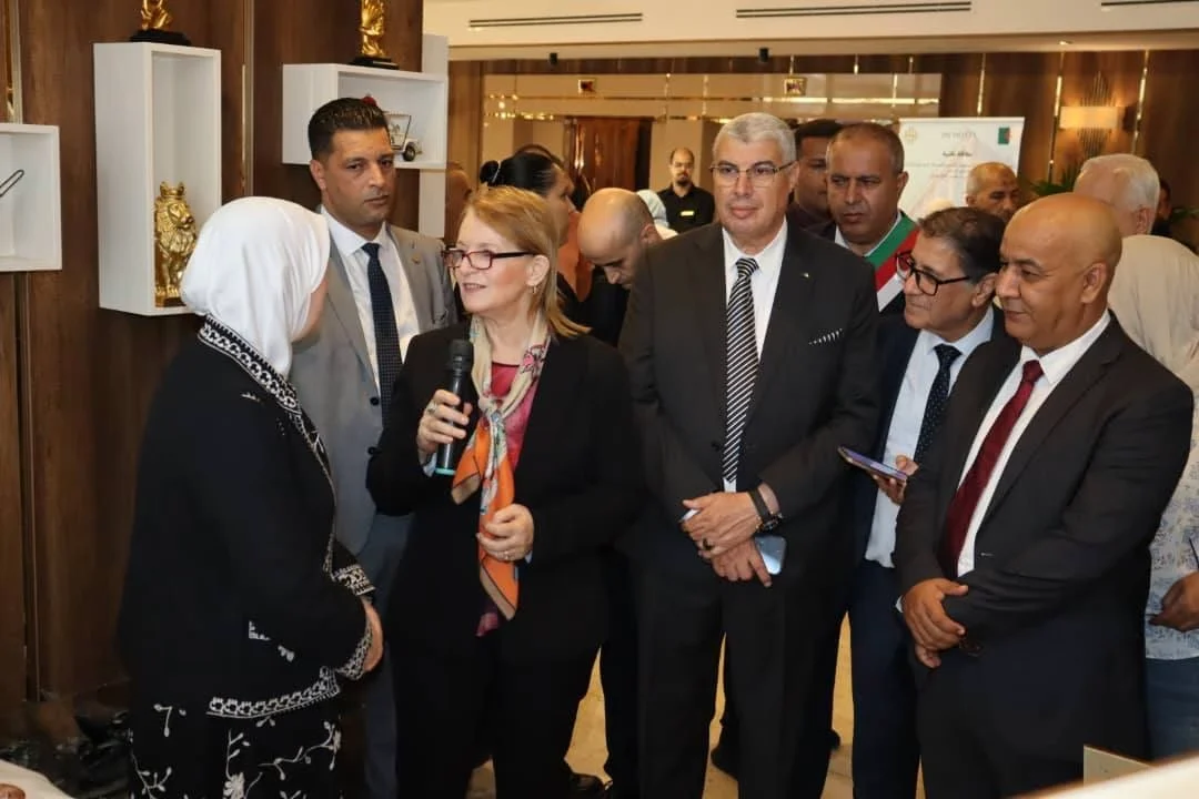 Visite d'affaires et contrôle de la province d'Oran