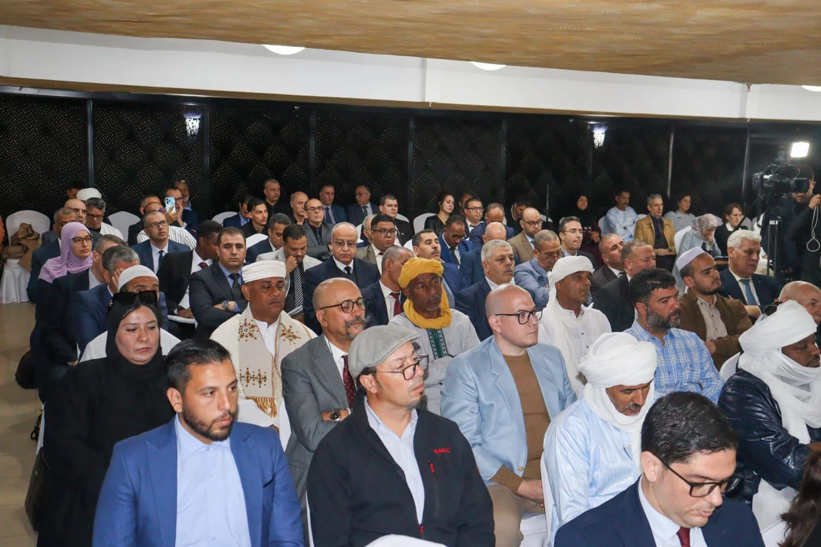 افتتاح اللقاء التقييمي لموسم السياحة الصحراوية بفندق مزافران