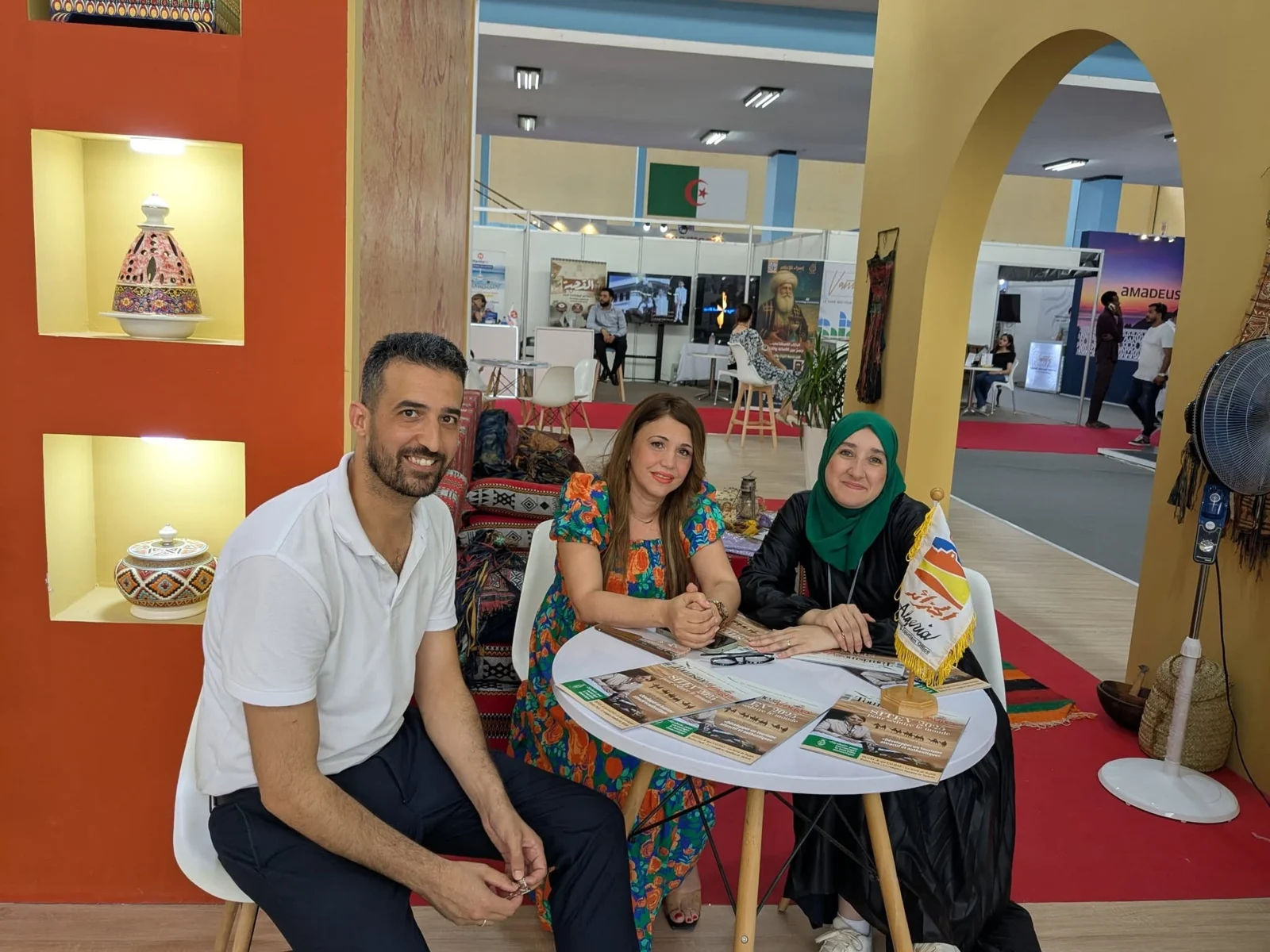 زيارة حفيظ دراجي إلى جناح الديوان في SITEV 2025