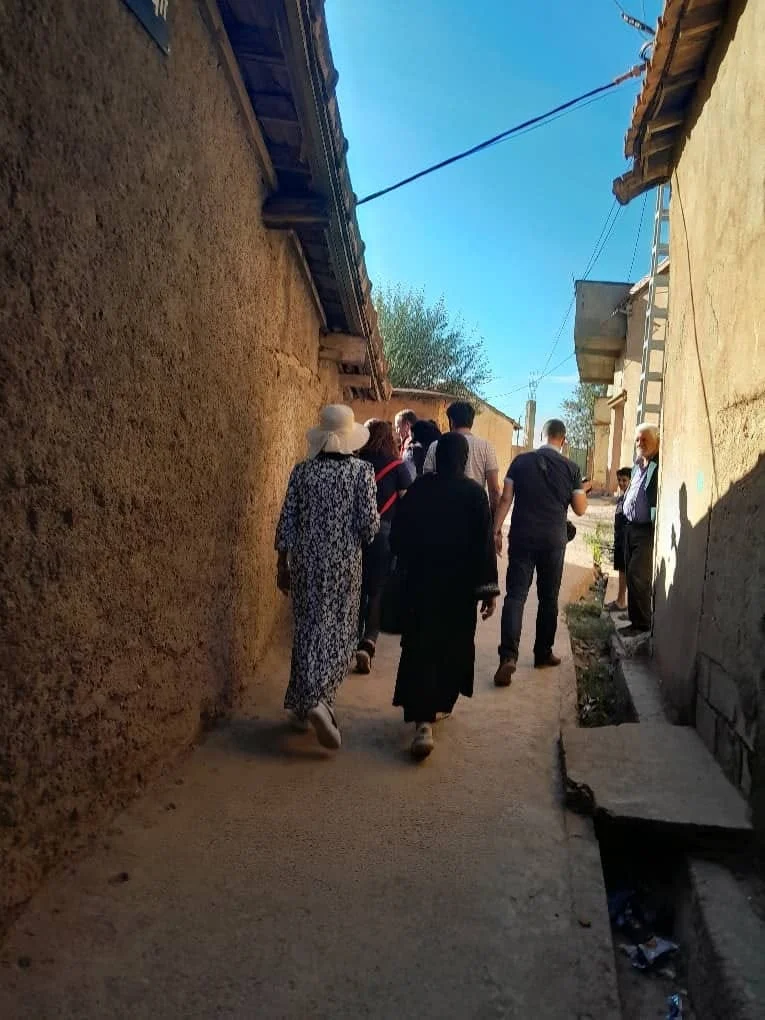 The journalists' trip to the historical village of Igil Emola