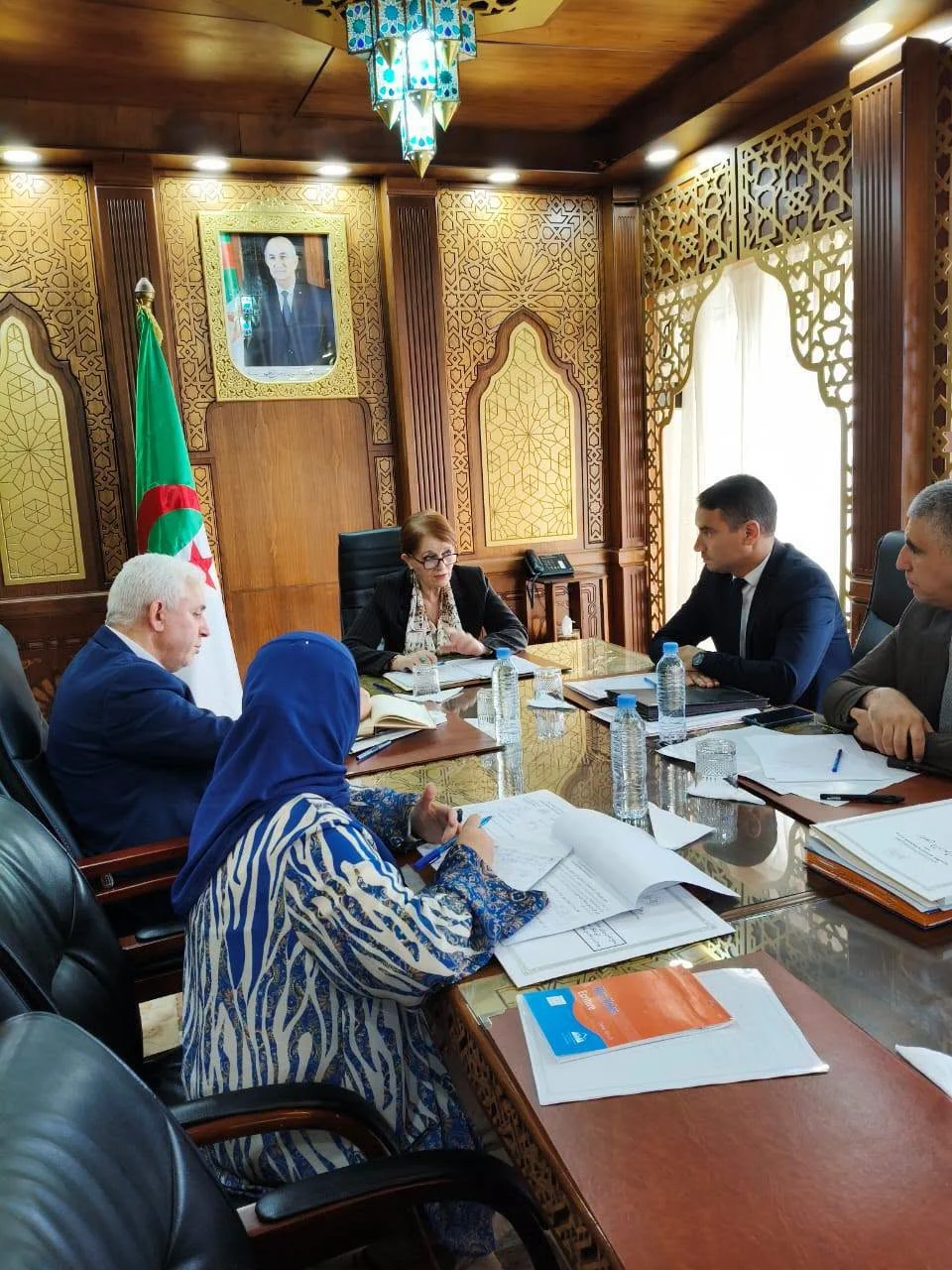 بيان إعلامي لوزارة السياحة بشأن احترام القوانين في المؤسسات الفندقية