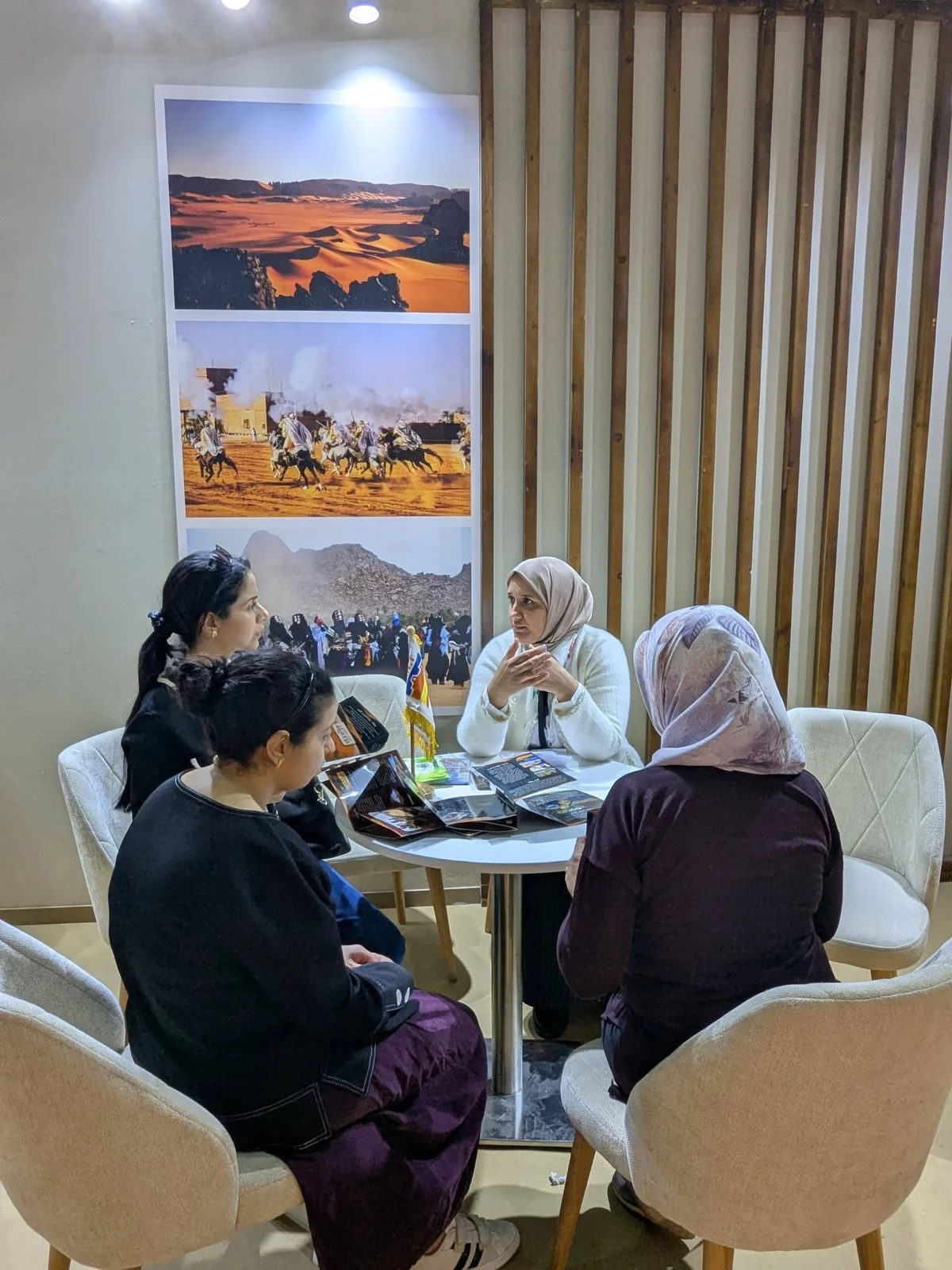 اليوم الثاني من مشاركة الديوان في صالون السياحة بوهران