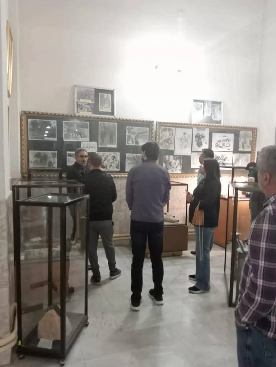 Поездка журналистов в исторические маршруты в Касинте в 1970-х годах после восстания
