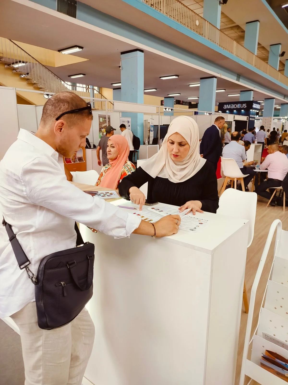 زيارة حفيظ دراجي إلى جناح الديوان في SITEV 2025