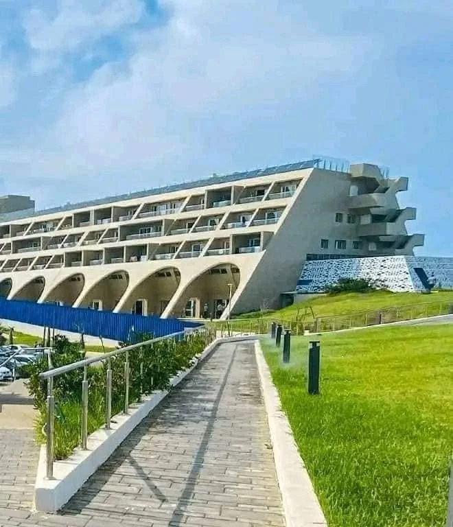 西迪·法尔杰旅游胜地
