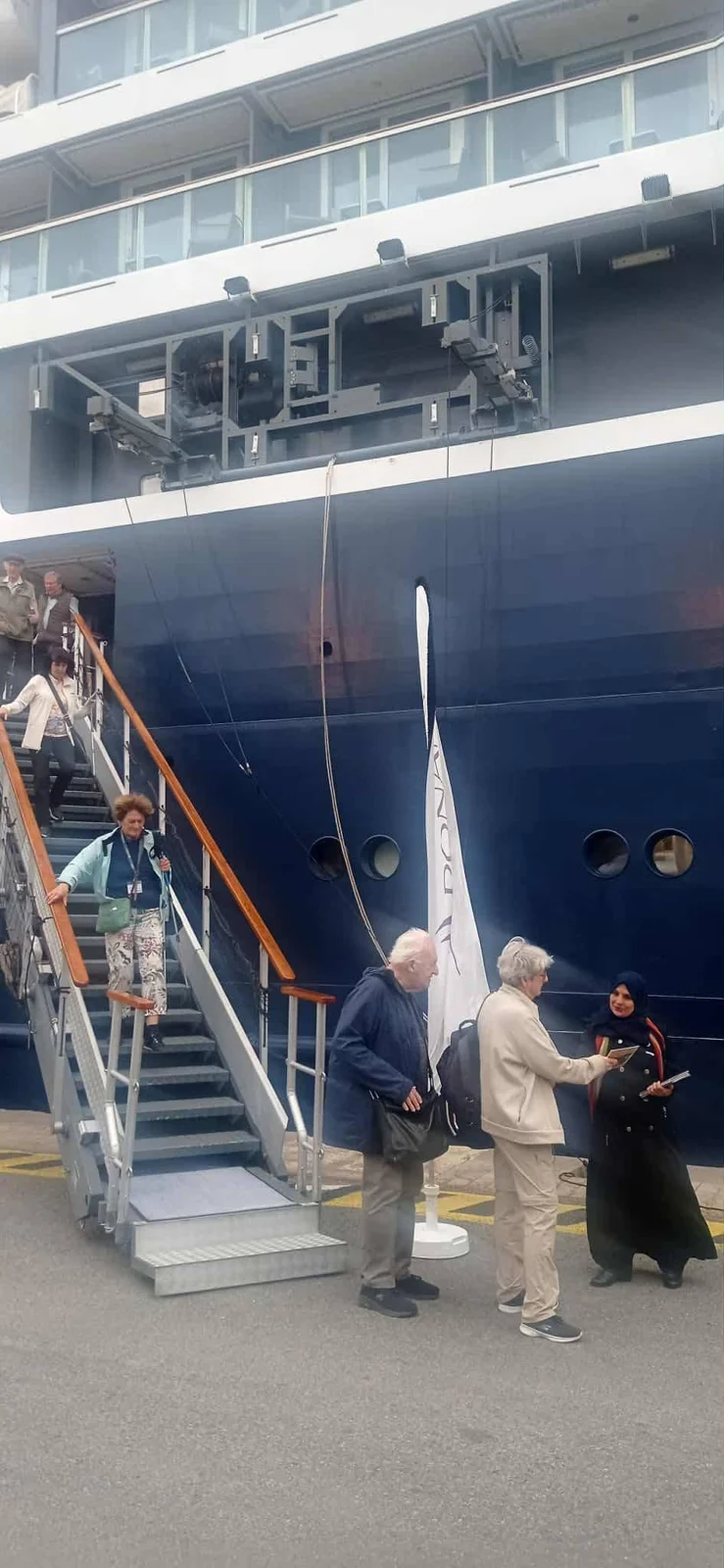 Arrivée du navire PONANT Le Mont d'Urville au port d'Alger