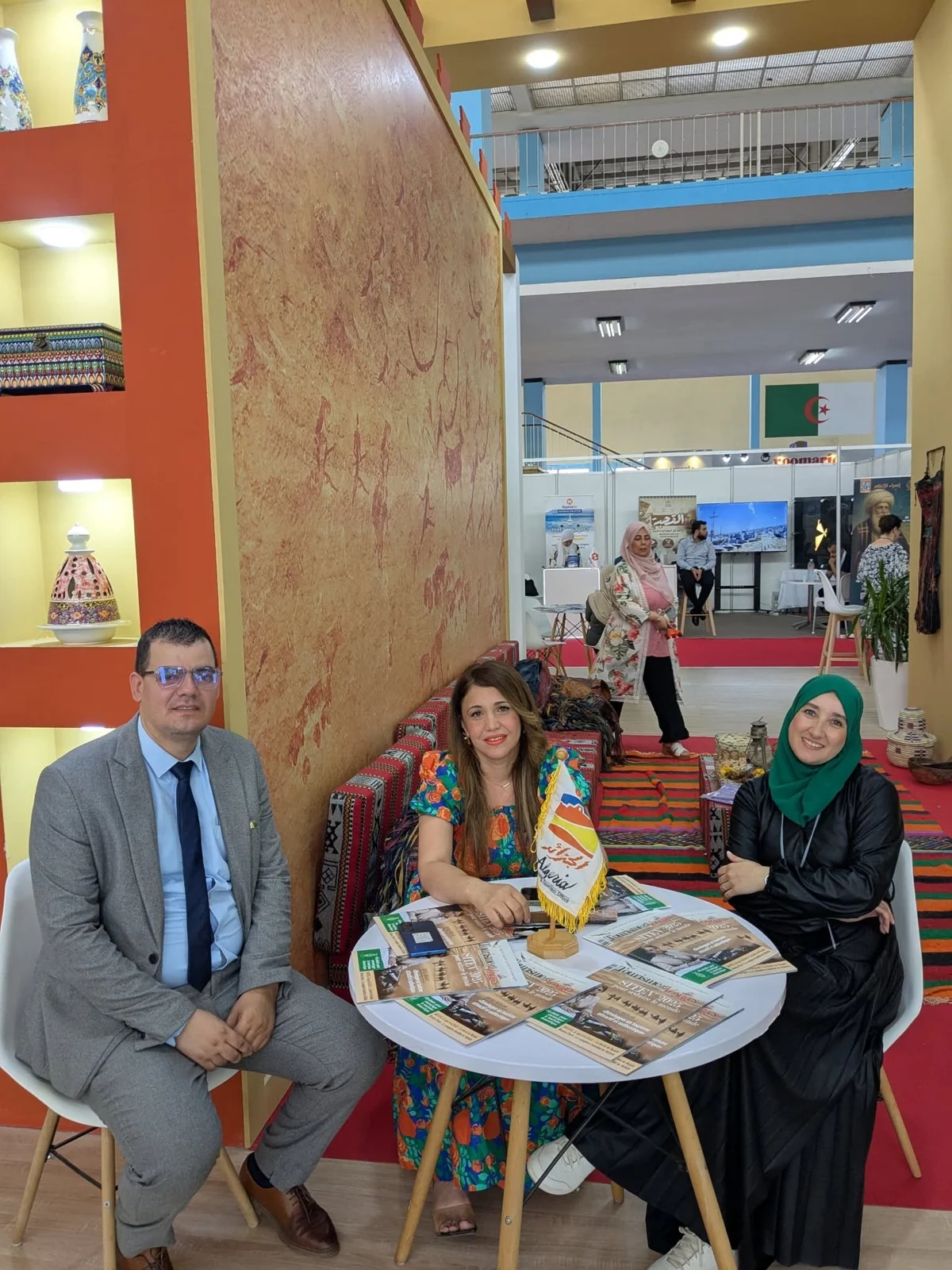 زيارة حفيظ دراجي إلى جناح الديوان في SITEV 2025