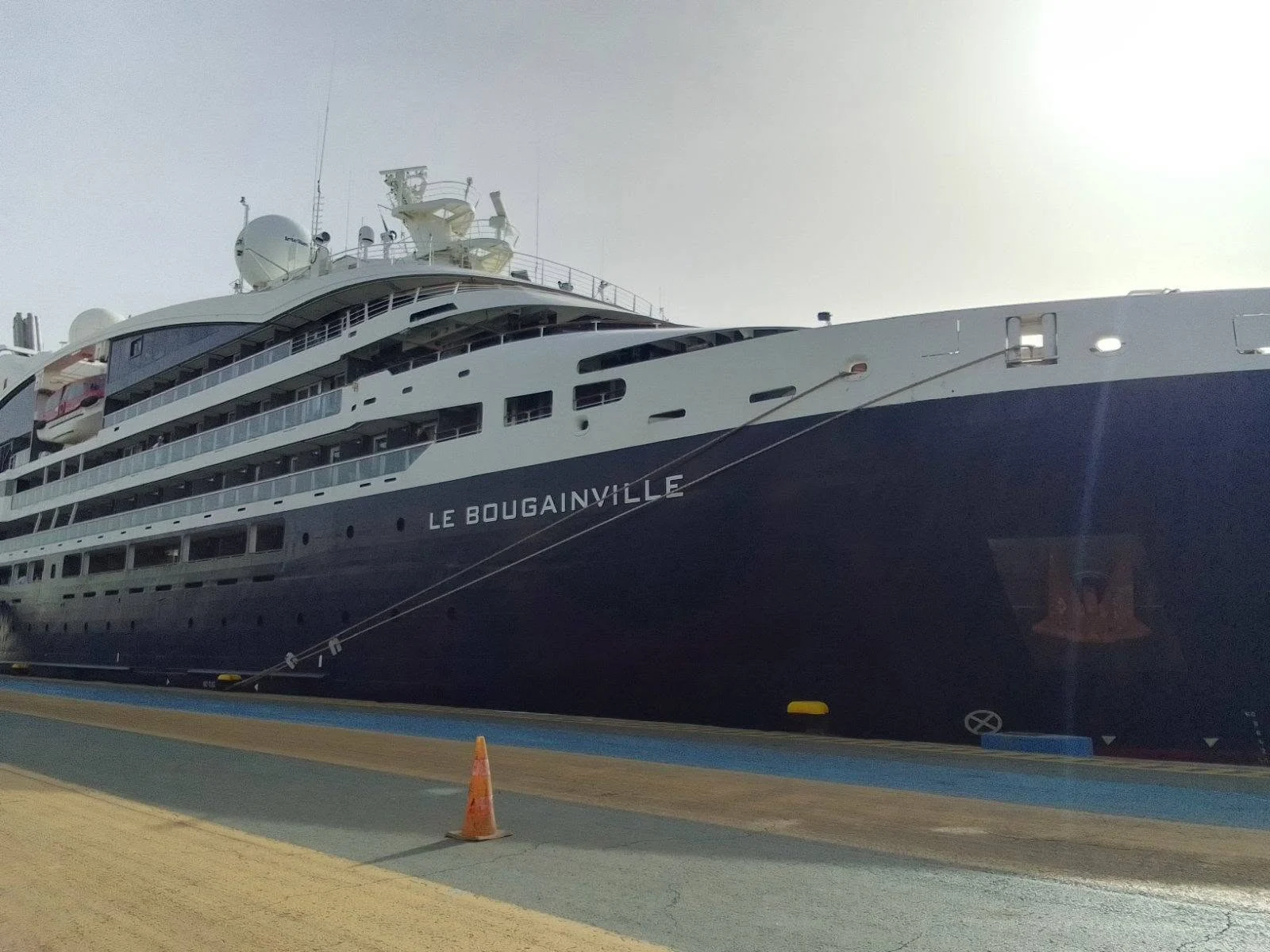 Bienvenue du navire français LE BOUGAINVILLE en Algérie
