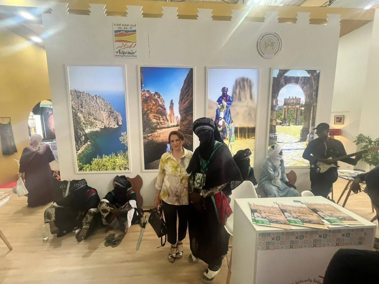 زيارة حفيظ دراجي إلى جناح الديوان في SITEV 2025