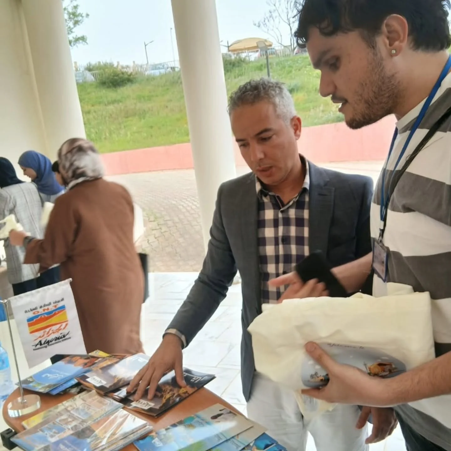مشاركة الديوان في الملتقى الوطني حول السياحة الذكية في الجزائر