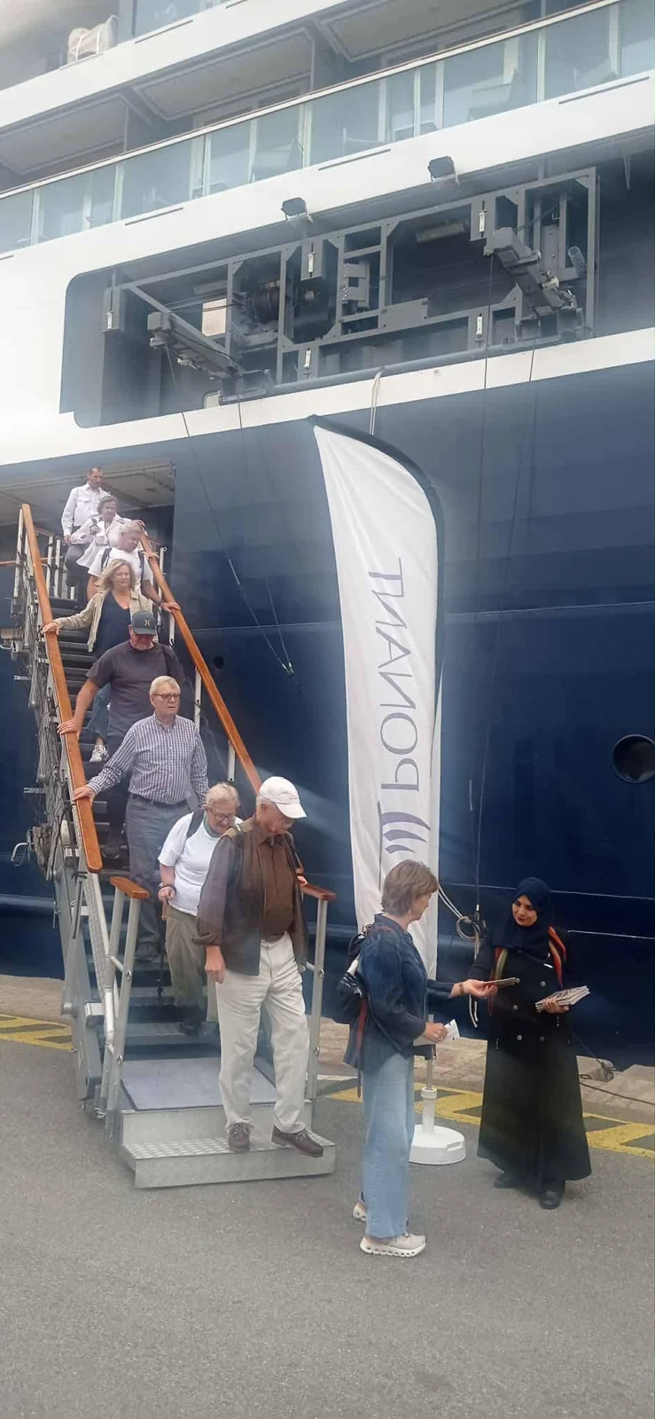 Arrivée du navire PONANT Le Mont d'Urville au port d'Alger