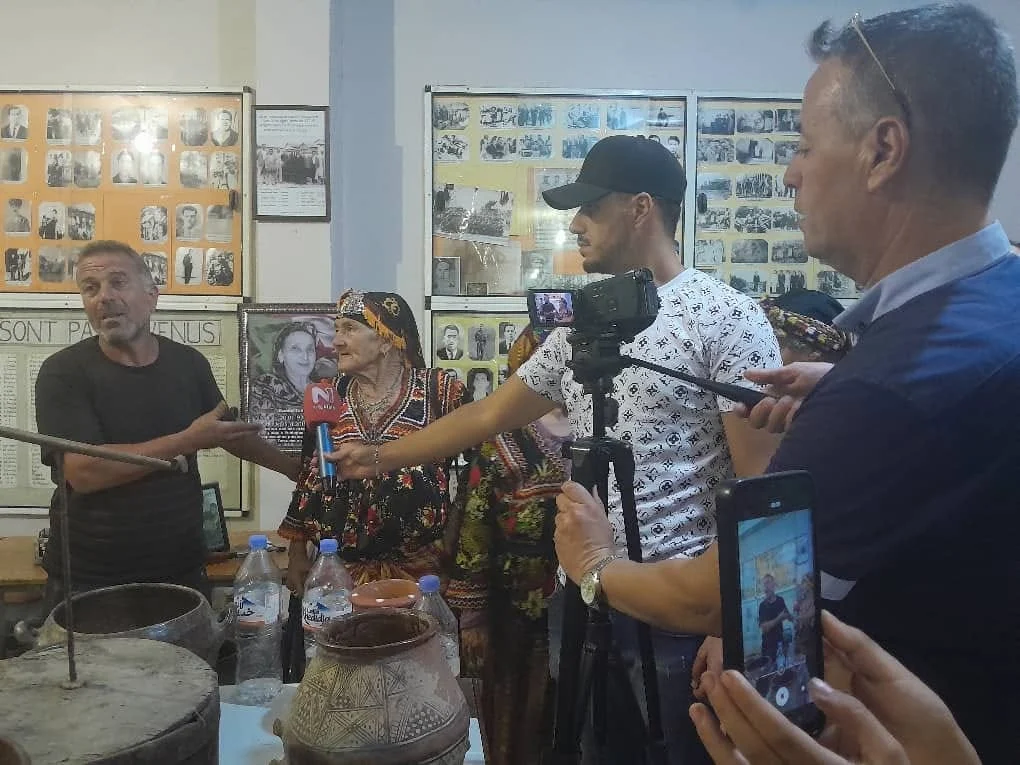 The journalists' trip to the historical village of Igil Emola