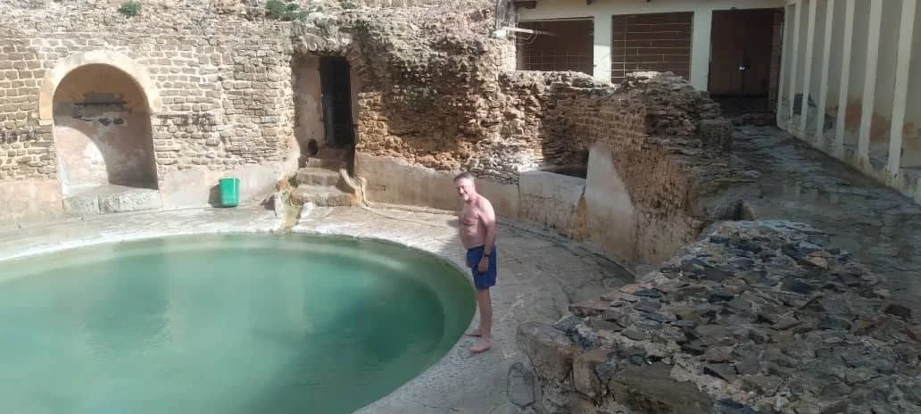 Accueil d’une délégation touristique australienne à Hammam Essalihine, à Khenchela