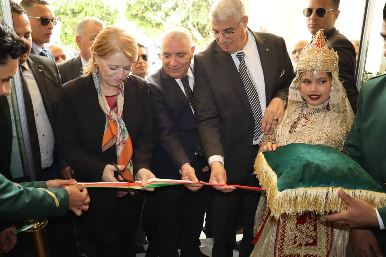 Visite d'affaires et contrôle de la province d'Oran